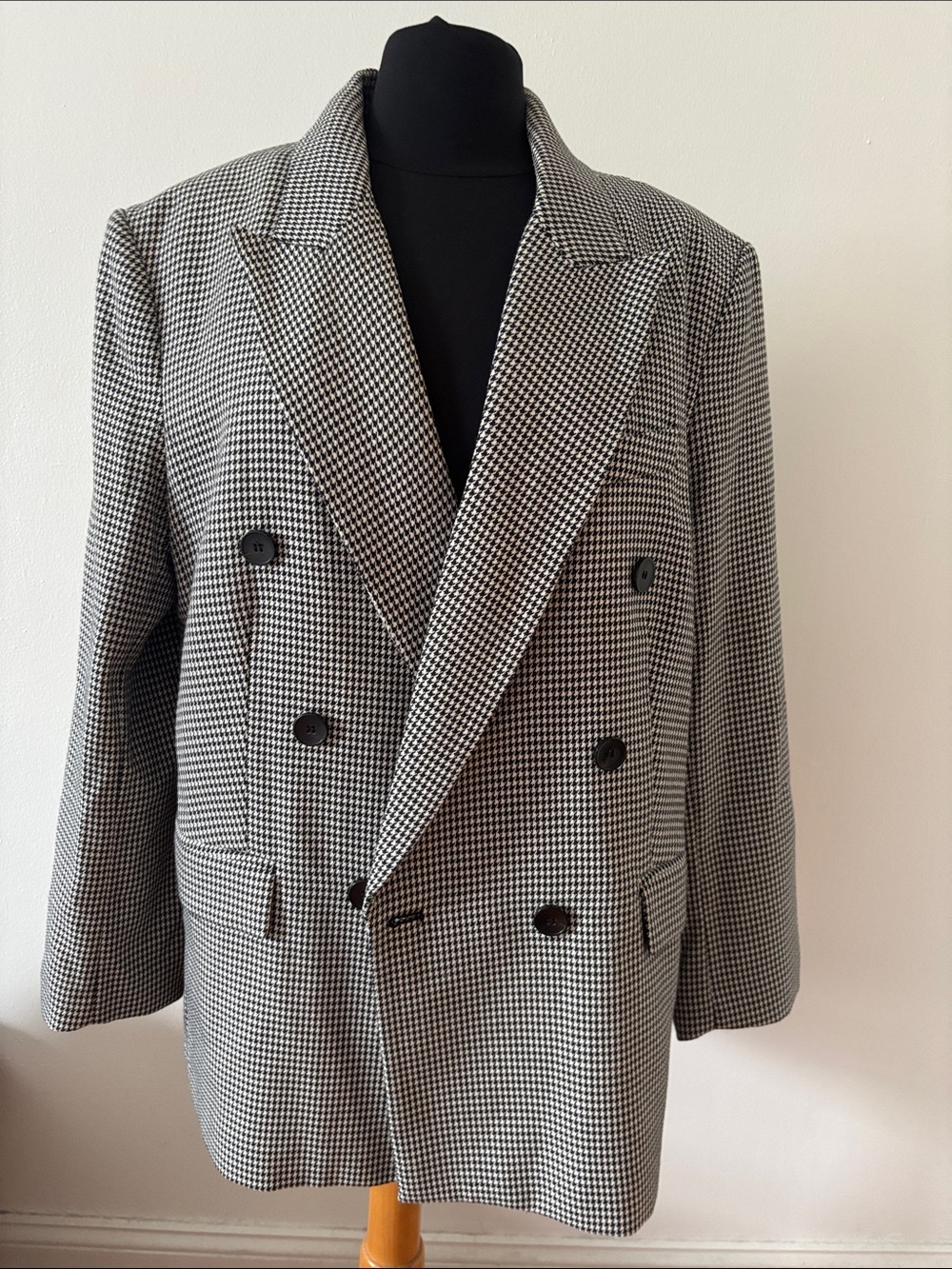 Classic Black & White Houndstooth Women’s Blazer